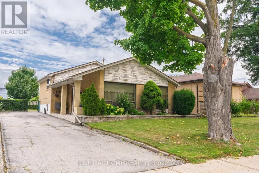 Detached at 22 MONTERREY DRIVE, Toronto