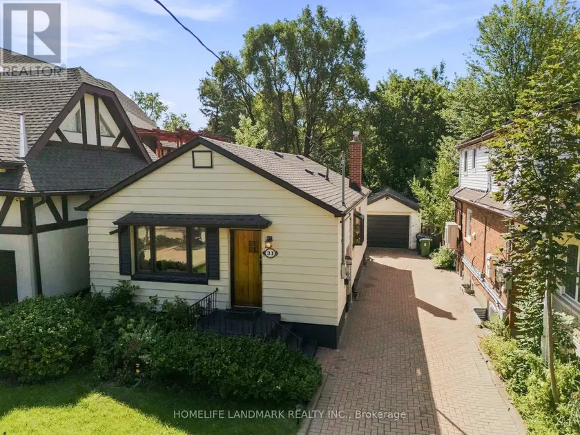 Detached at 33 ASH CRESCENT, Toronto