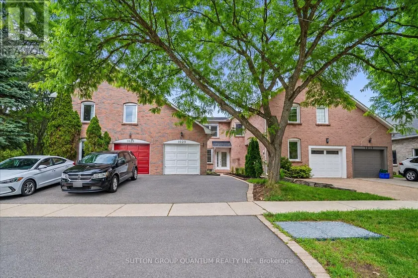 Townhouse at 1023 RUNNYMEAD CRESCENT, Oakville