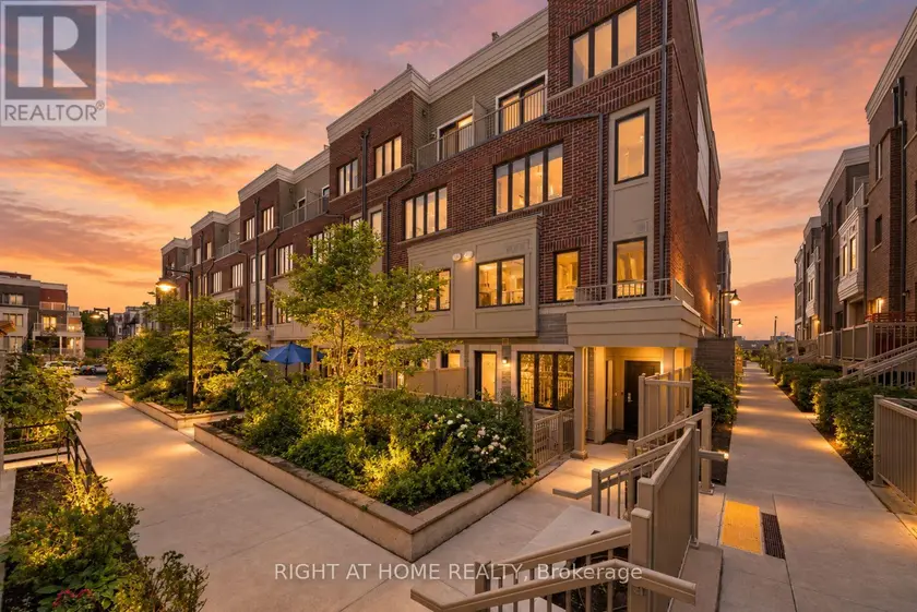 Townhouse at 17 - 85 EASTWOOD PARK GARDENS, Toronto