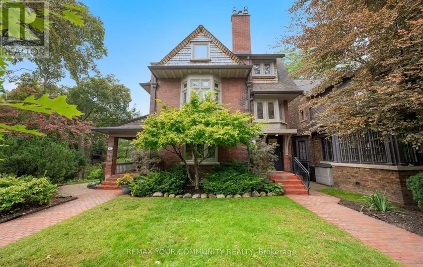 Detached at 62 INDIAN GROVE, Toronto