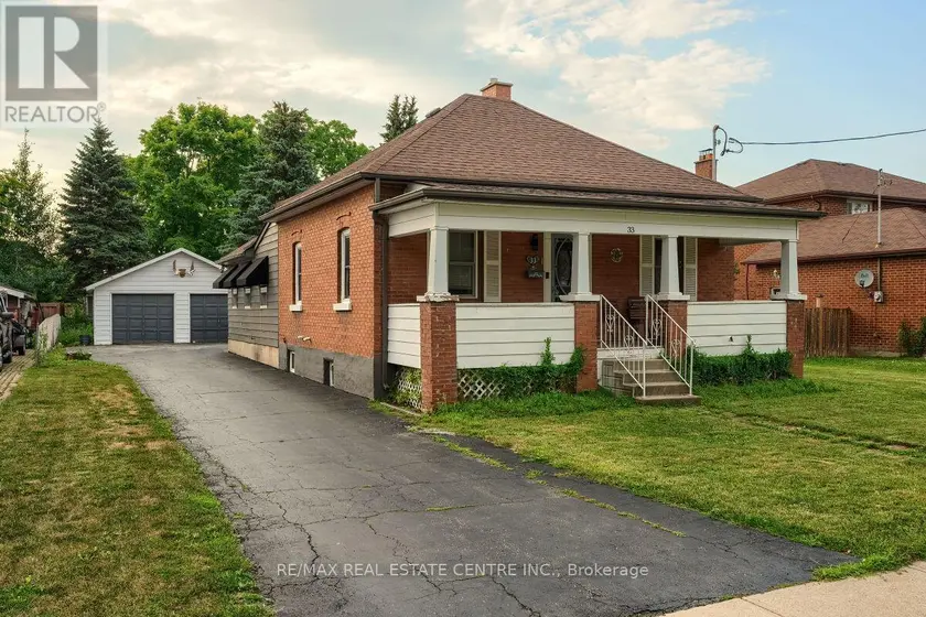 Detached at 33 MILES STREET, Milton