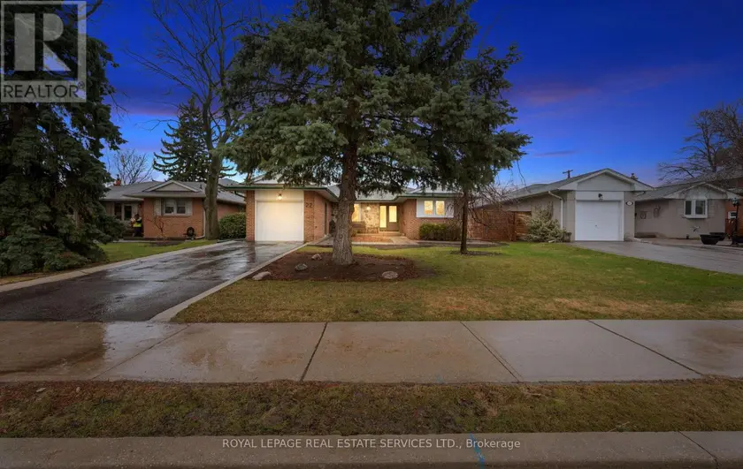Detached at 22 ARBROATH CRESCENT, Toronto