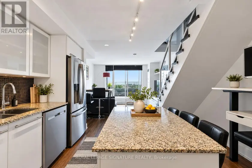 Apartment at 917 - 1040 THE QUEENSWAY, Toronto