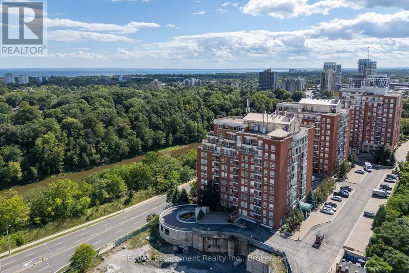 Apartment at PH1 - 60 OLD MILL ROAD, Oakville