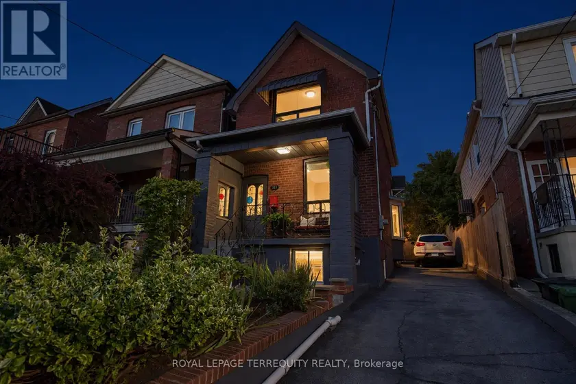 Detached at 211 BLACKTHORN AVENUE, Toronto