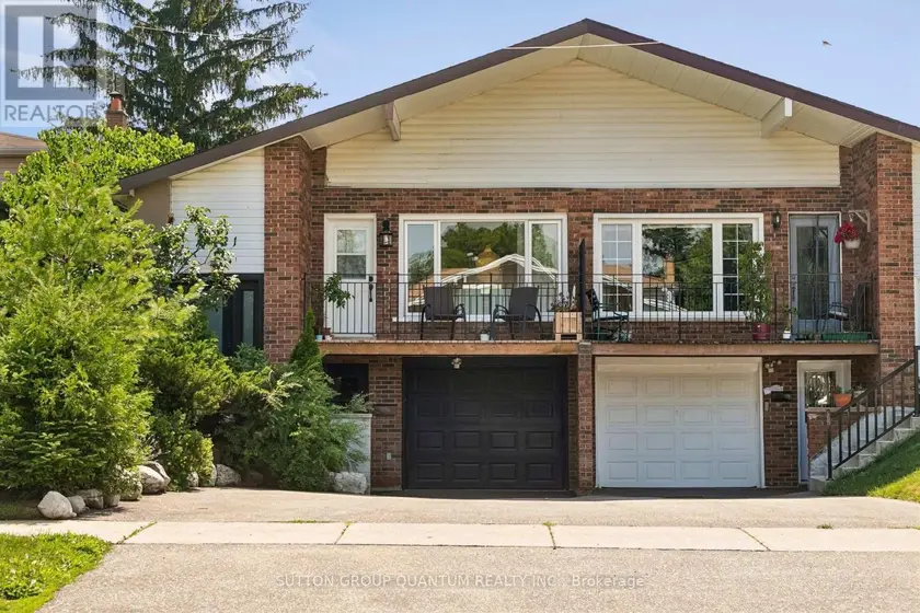Semi-Detached/Link at 2621 WINDJAMMER ROAD, Mississauga