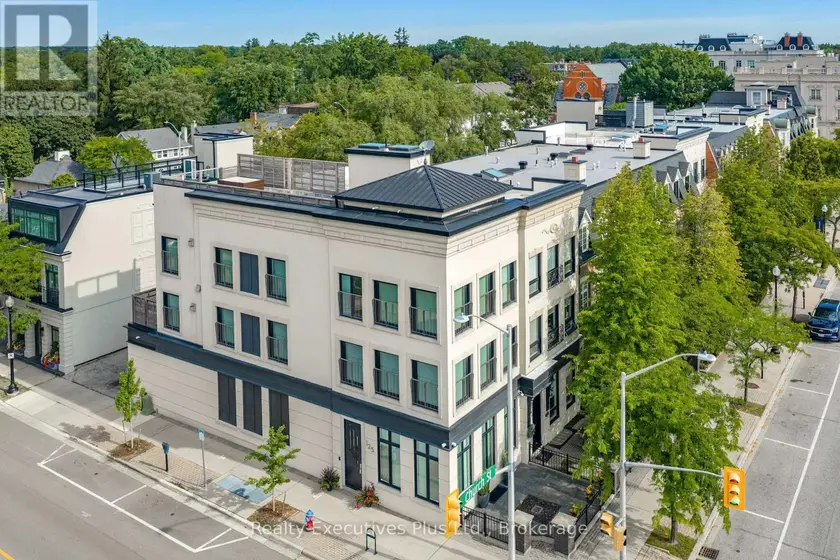 Townhouse at 125 GEORGE STREET, Oakville