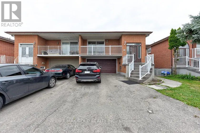 Semi-Detached/Link at 22 KITTIWAKE AVENUE, Toronto