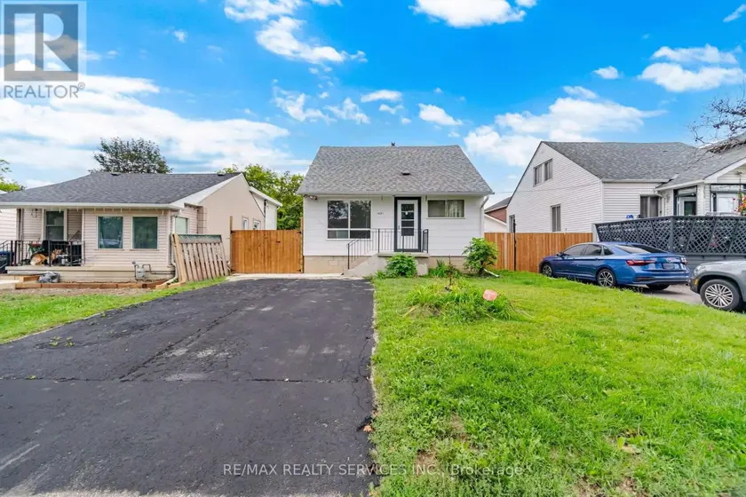 Detached at 3051 CHURCHILL AVENUE, Mississauga