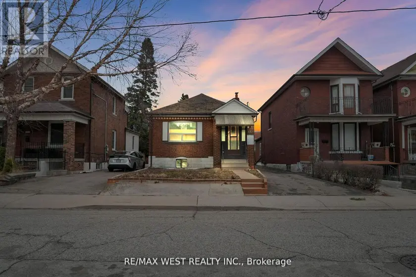 Detached at 661 BERESFORD AVENUE, Toronto