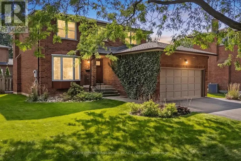 Detached at 420 THE THICKET, Mississauga