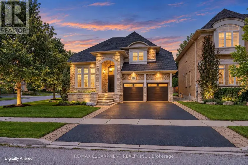 Detached at 2234 LYNDHURST DRIVE, Oakville