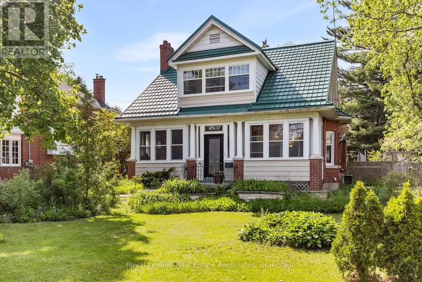 Detached at 1807 BALSAM AVENUE, Mississauga