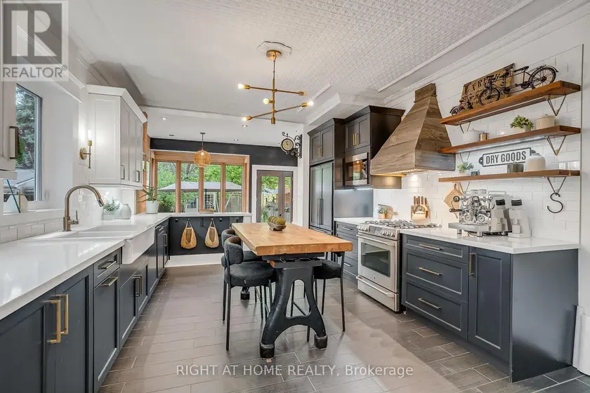 Detached at 118 LANSDOWNE AVENUE, Toronto