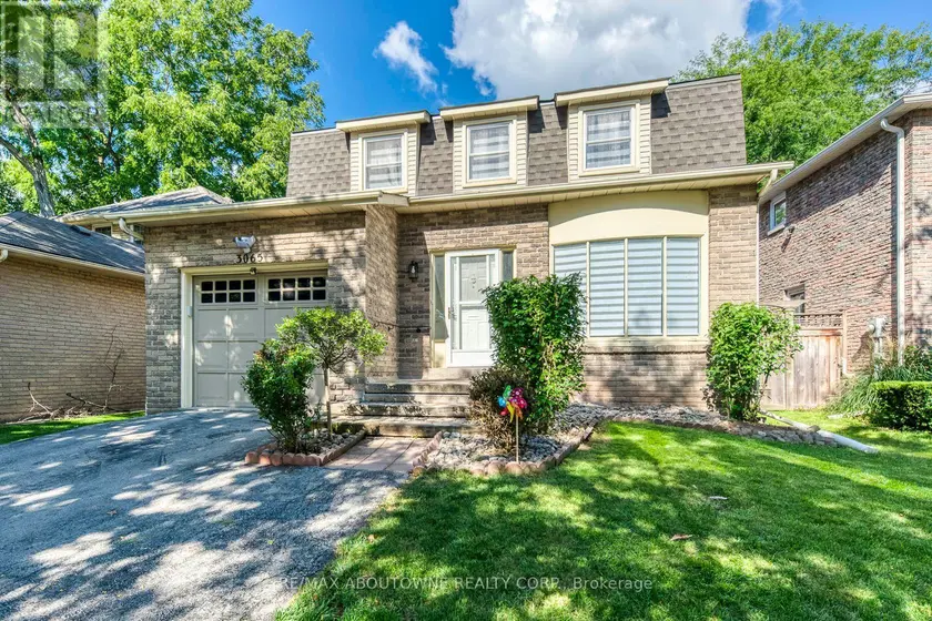 Detached at 3065 SILVERTHORN DRIVE, Oakville