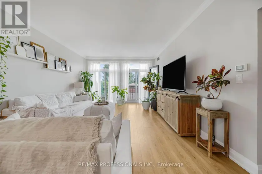 Apartment at 211 - 3531 LAKE SHORE BOULEVARD W, Toronto