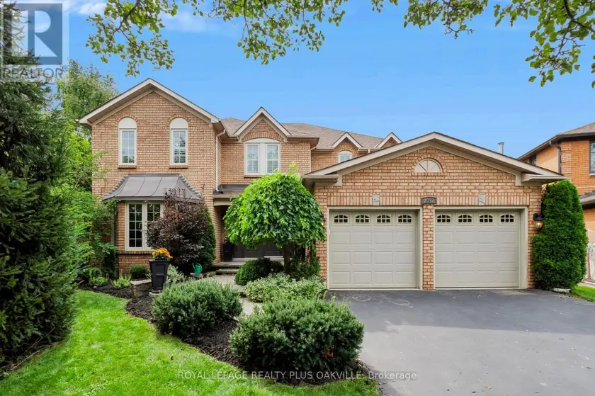 Detached at 2097 INNKEEPER COURT, Oakville