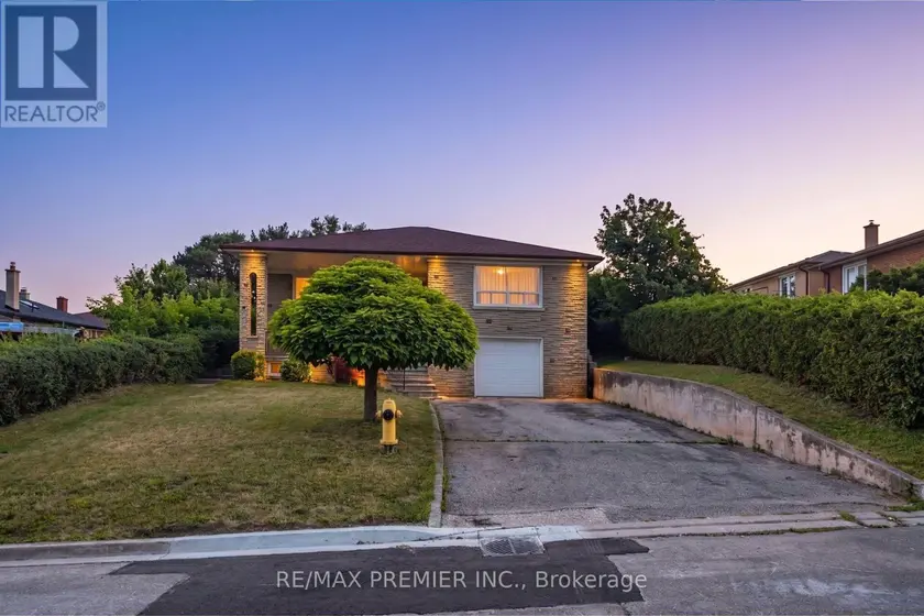 Detached at 6 CANTON AVENUE, Toronto