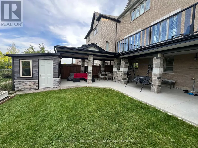 Detached at 563 BEAM COURT, Milton