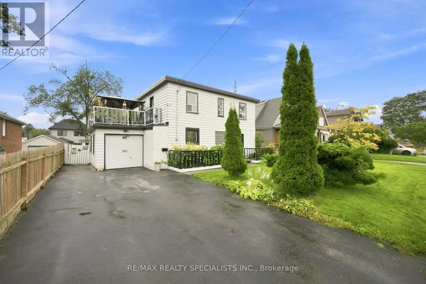 Detached at 39 MACDONALD STREET, Toronto