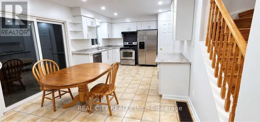 Detached at 19 FAIRHILL AVENUE, Brampton