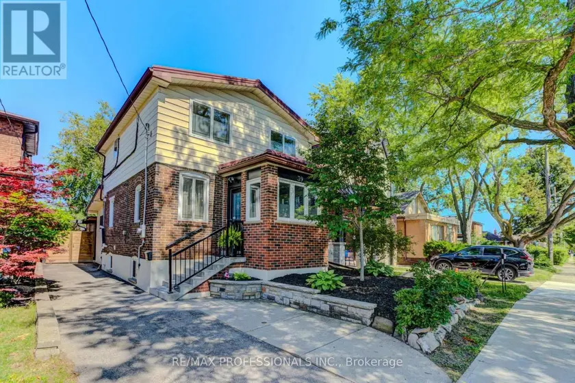 Detached at 39 ROSEMEADE AVENUE, Toronto