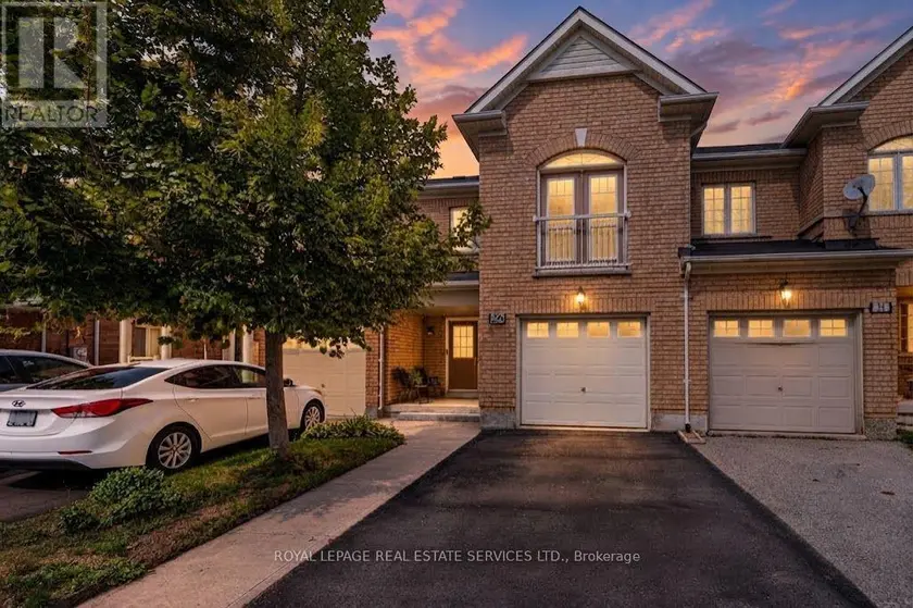Townhouse at 26 BAY BREEZE DRIVE, Brampton