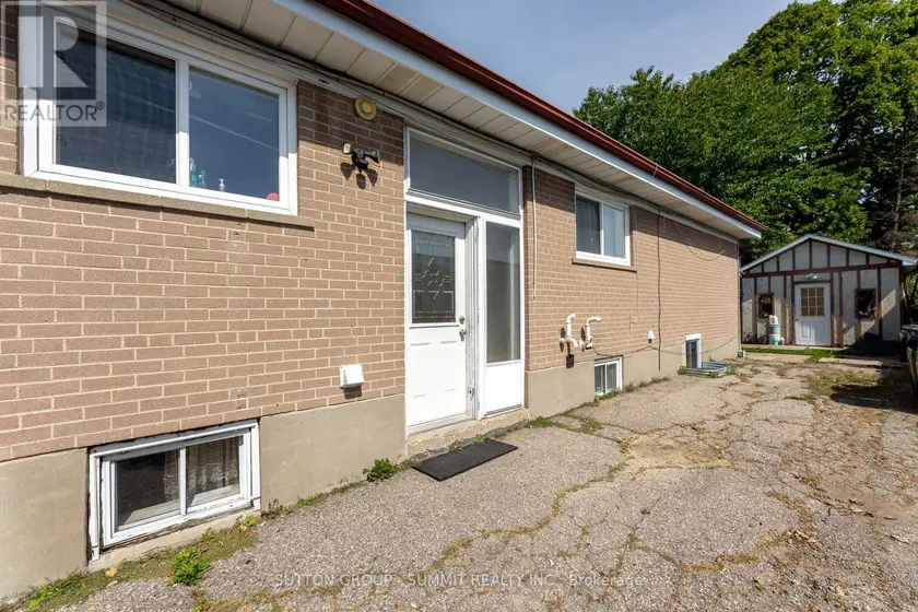 Semi-Detached/Link at 29 YATESCASTLE, Toronto