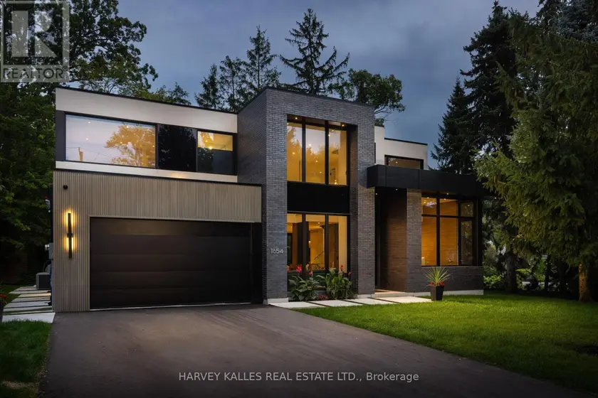 Detached at 1654 BIRCHWOOD DRIVE, Mississauga