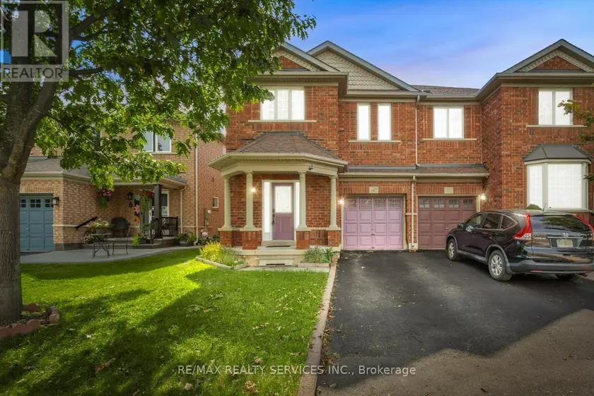 Semi-Detached/Link at 4 FARTHINGALE CRESCENT, Brampton