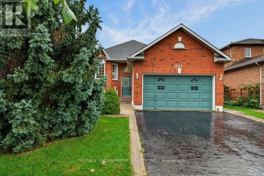 Detached at 1141 LOCKHART ROAD, Burlington