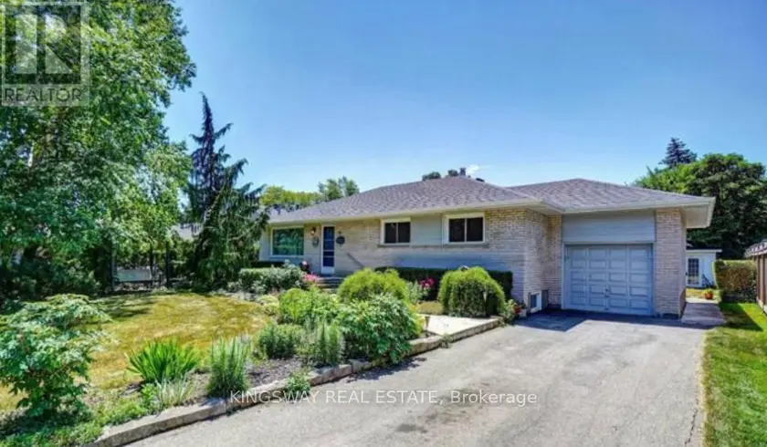 Detached at 16 PLAINSMAN ROAD, Mississauga