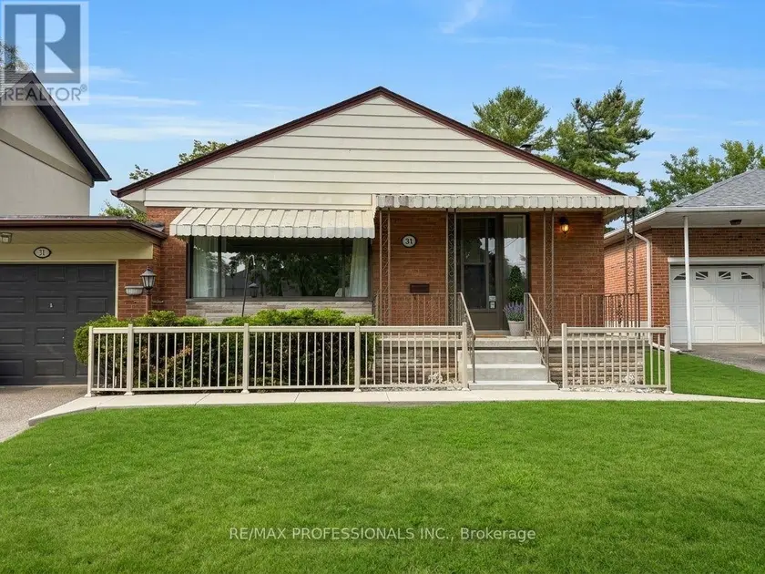 Detached at 31 CHESHIRE DRIVE, Toronto