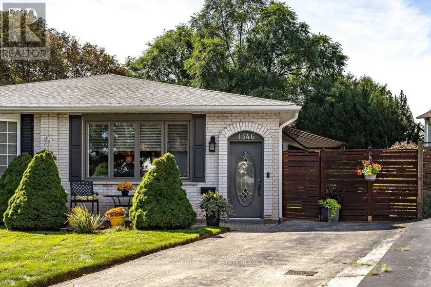 Semi-Detached/Link at 1346 ROYLEN ROAD, Oakville