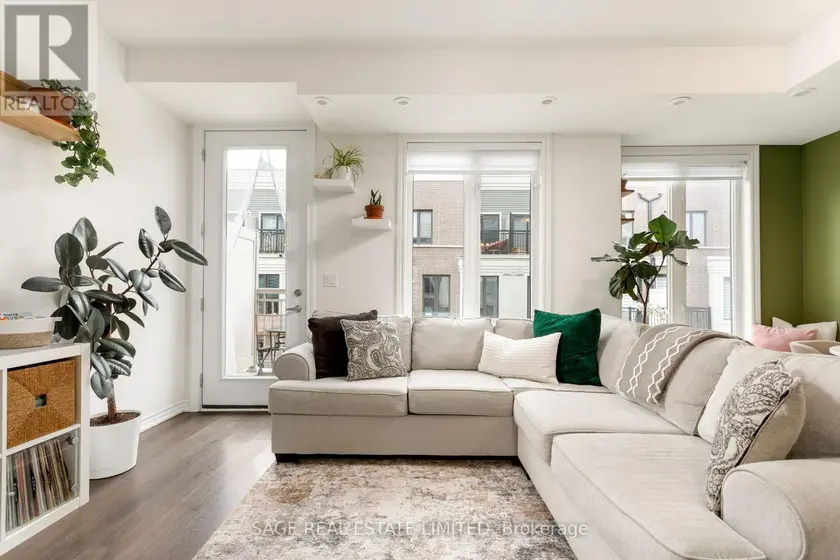 Townhouse at 27 - 140 LONG BRANCH AVENUE, Toronto