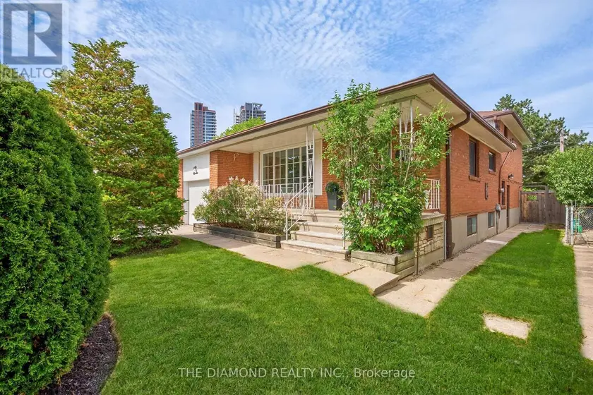 Detached at 11 SWORDBILL DRIVE, Toronto