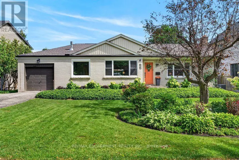 Detached at 825 KING ROAD, Burlington
