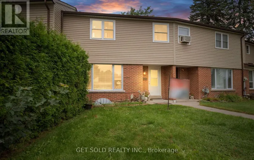 Townhouse at 5 - 5 KINGHAM ROAD, Halton Hills