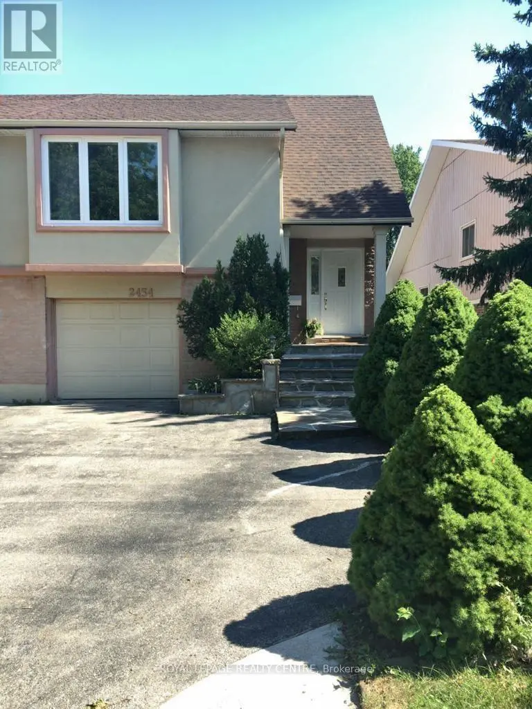 Semi-Detached/Link at 2434 MAINROYAL STREET, Mississauga