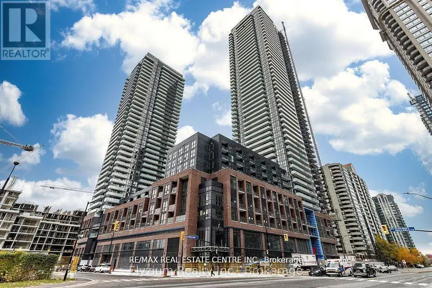 Apartment at 703 - 430 SQUARE ONE DRIVE, Mississauga