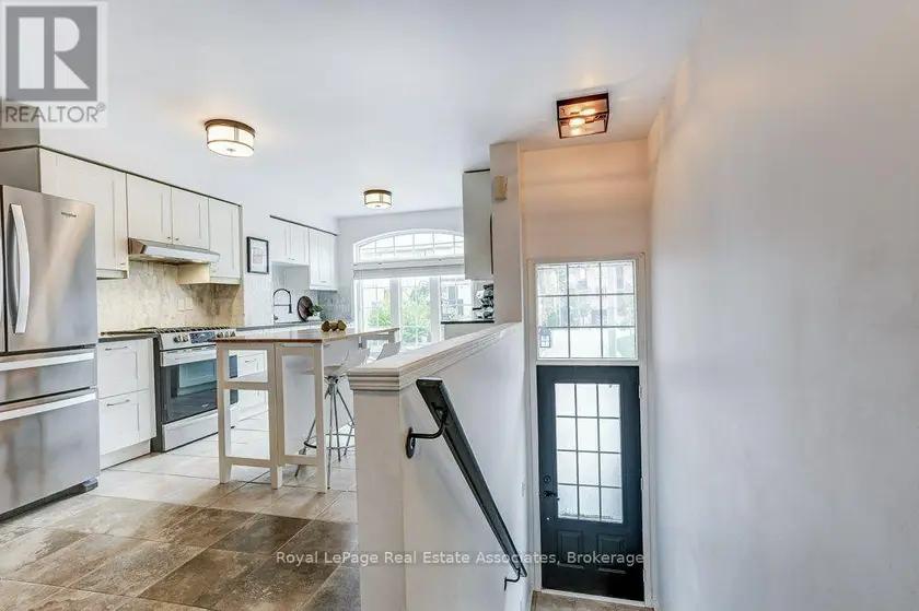 Townhouse at 7222 DEANLEE COURT, Mississauga