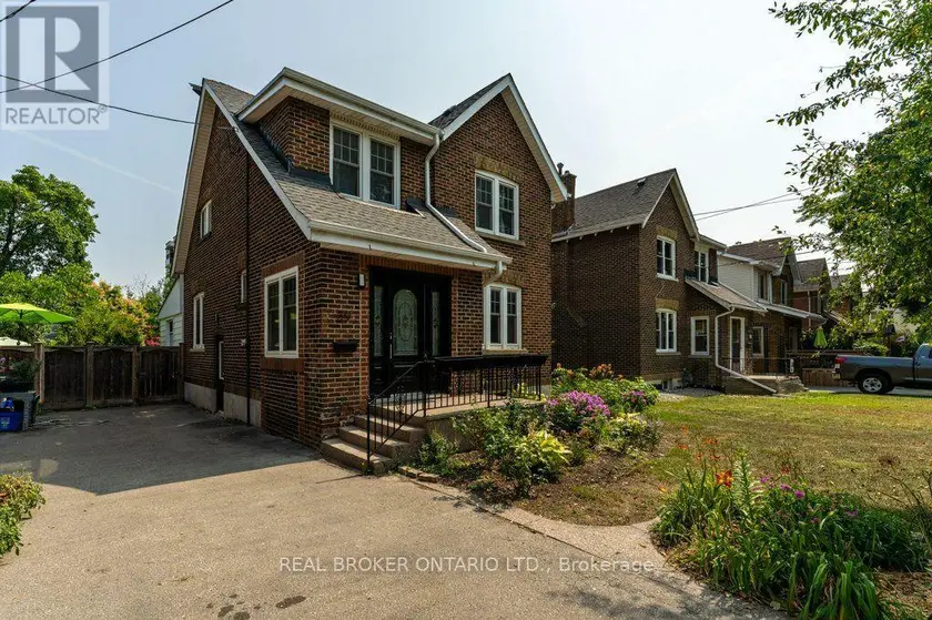 Detached at 39 COURT STREET N, Milton