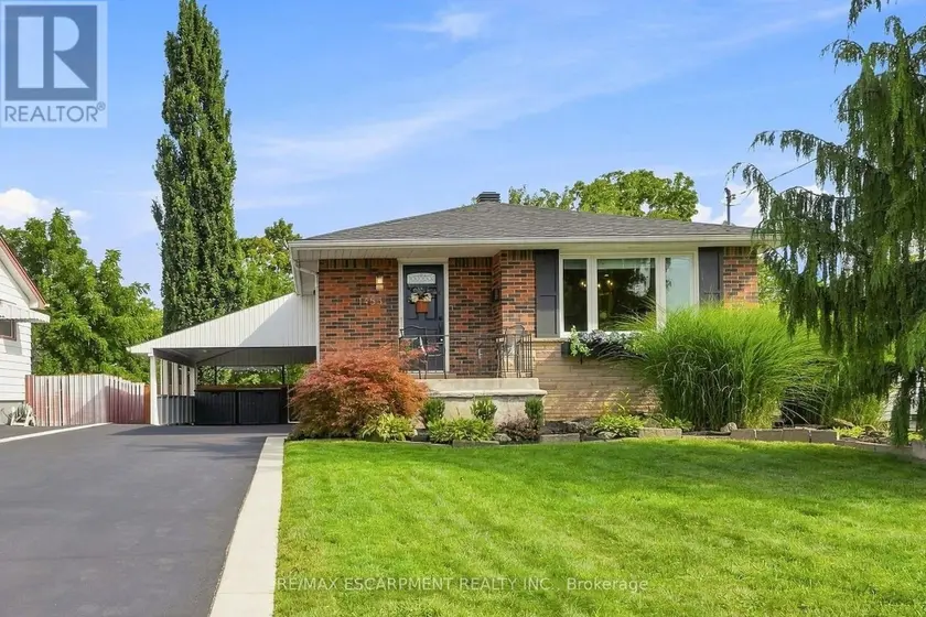 Detached at 1453 MOUNTAIN GROVE AVENUE, Burlington