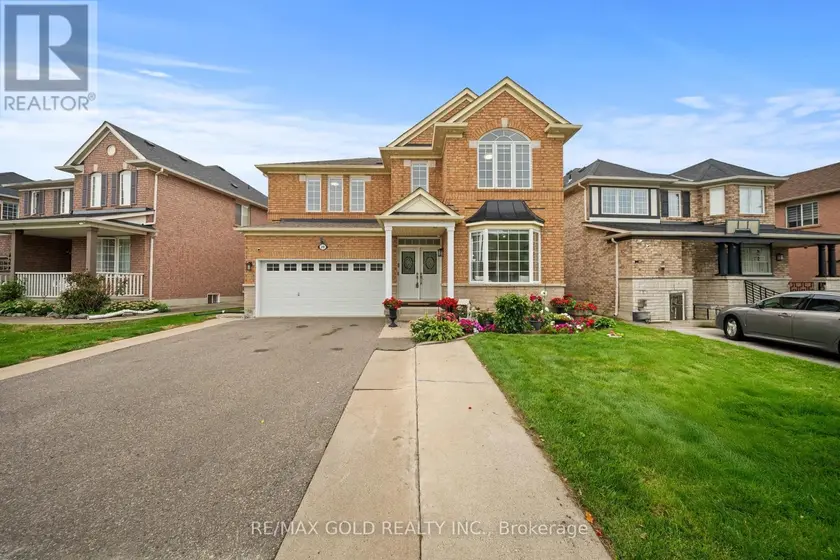 Detached at 28 BOTTOMWOOD STREET, Brampton