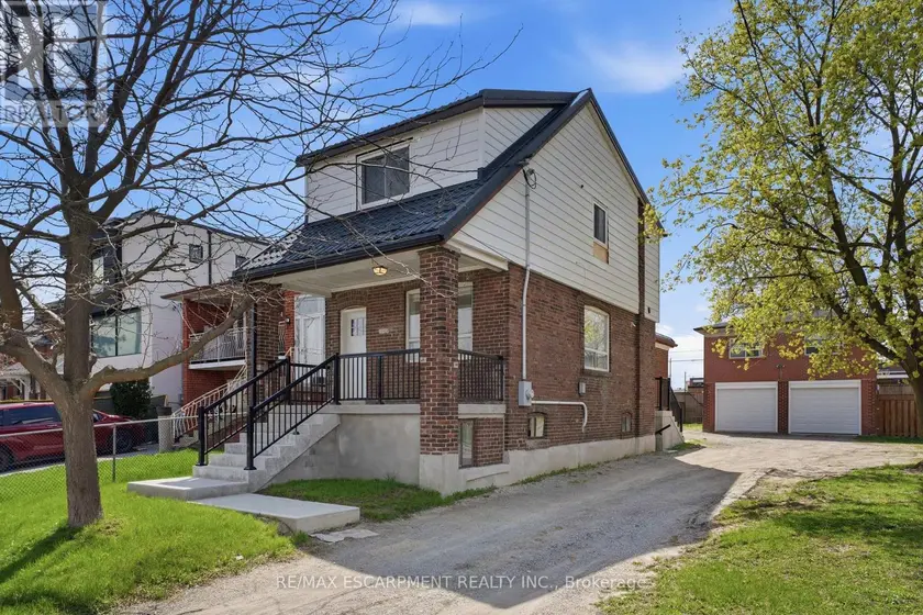Detached at MAIN HOUSE UPPER - 1049 GLENCAIRN AVENUE, Toronto