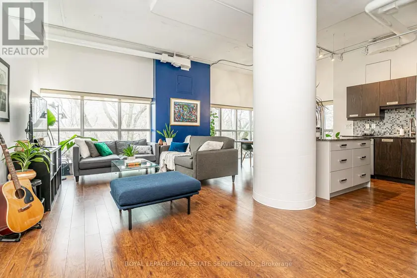Apartment at 206 - 2 FIELDWAY, Toronto