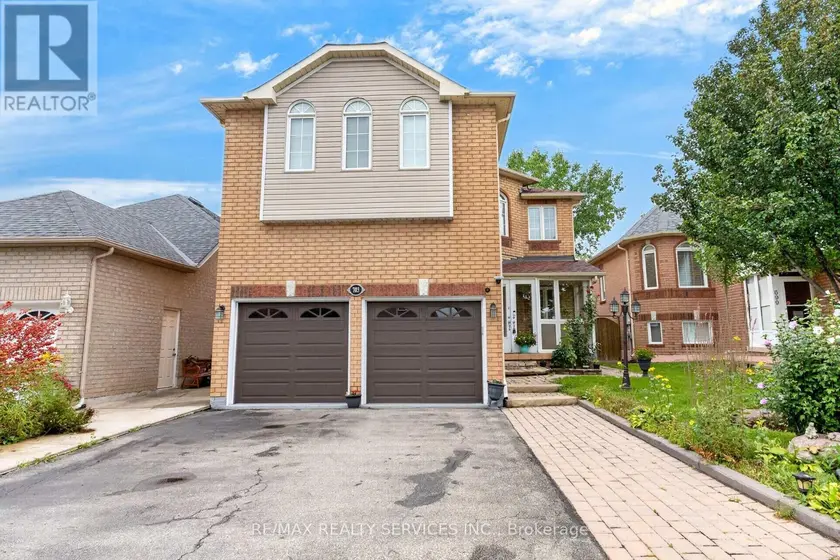 Detached at 703 TWAIN AVENUE, Mississauga