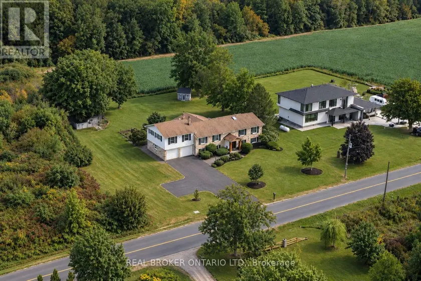 Detached at 4202 SIDEROAD 1, Burlington