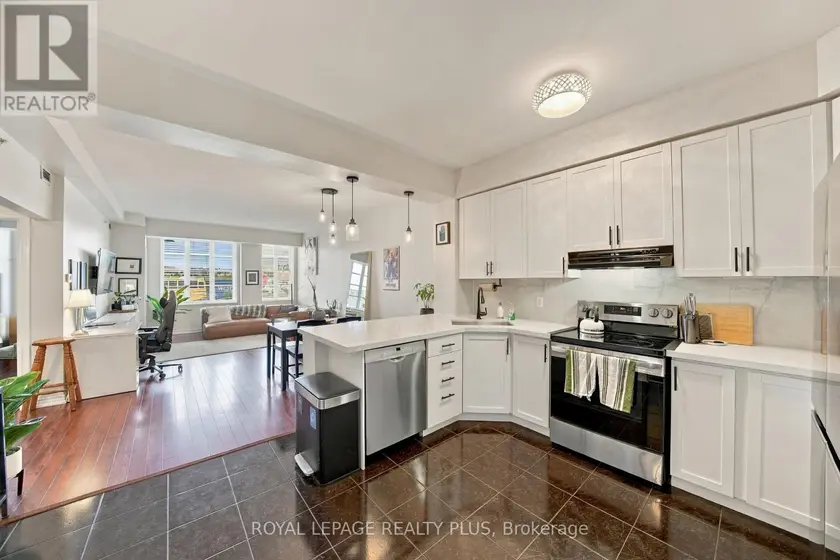 Apartment at 104 - 3531 LAKE SHORE BOULEVARD W, Toronto